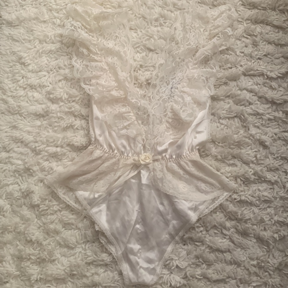 VINTAGE 80s 90s Ivory Lace Teddy